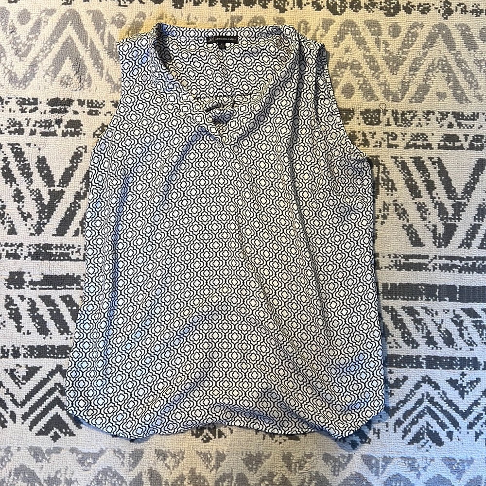 Womens patterned tank top size medium